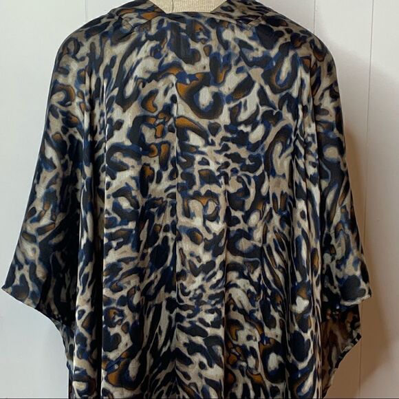 Leopard Print Wrap Ruana Chicos Brown Tan Blue OSFA One Size Poncho - Picture 6 of 8